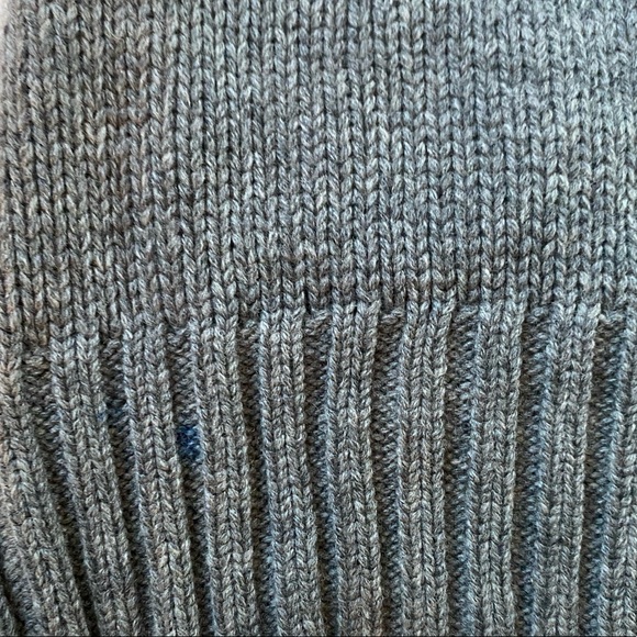 Grey and cream Aritzia sea to sky sweater - Picture 4 of 6